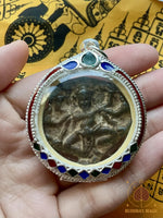 Amulette khmère ancienne de Durga Mahishasuramardini – Protection et victoire # 756