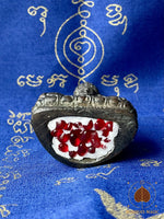 🛞 Petit lot de reliques bouddhistes tibétaines – Amitayus, coupe rituelle et reliques Ringsel # 804 Magic of the Buddha