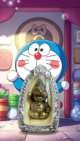 Amulette Doraemon Phra Kling Meow Kwak Sub Rub Look Diaow – Vénérable Phrakru Pithi Téwa Phiset # 699