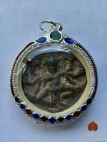 Amulette khmère ancienne de Durga Mahishasuramardini – Protection et victoire # 756