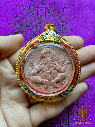 Amulette Phra Pikanet et Bouddha debout Luang Phor Yai – Phra Pathom Chedi # 773 Magic of the Buddha