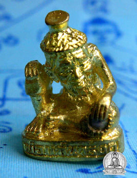 Amulette dorée de Lersi Narot - Vénérable Ajarn Porn.