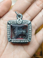 Singharaj Chok Lap en Nawak Loha – Très Vénérable Luang Phor Poon du Wat Pailom # 846 Magic of the Buddha