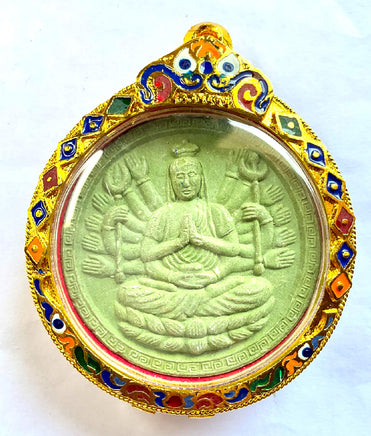 Grande amulette verte de Guan Yin à mille bras - Vénérable LP Somyot Tapasilo. # 474 - Magic of the Buddha