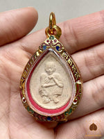 Roon Métta Tham portrait amulet – Most Venerable Luang Phor Koon Parisutho (Wat Banrai, Nakhon Ratchasima) # 606