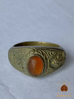 ✨Bague sacrée ancienne de temple thaï – Bronze gravé et cabochon ambre # 789 Magic of the Buddha