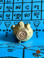 Amulette Doraemon Phra Kling Meow Kwak Sub Rub Look Diaow – Vénérable Phrakru Pithi Téwa Phiset # 699