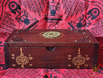 Boîte rituelle de recharge et protection pour amulettes – Yant Mahamongkhön et Yant Gao Yot # 809 Magic of the Buddha