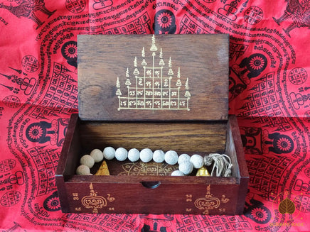 Boîte rituelle de recharge et protection pour amulettes – Yant Mahamongkhön et Yant Gao Yot # 809 Magic of the Buddha