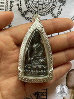 Belle amulette Thaï du Bouddha Phra Kling en métal alchimique sombre. # 338 - Magic of the Buddha