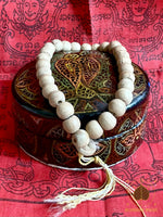 Reliquaire laqué ancien avec chapelet de 28 perles sarira et lotus sacré # 642