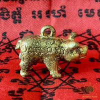 🐖 Amulette cochon "Moo-Moo" (seconde édition – 1998) bénie par Ajarn Sakorn # 713 Magic of the Buddha