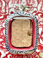 Amulette ancienne Bouddha & Phaya Kruth – Style Luang Phor Parn (Wat Bang Nom Kho, Ayutthaya) # 594