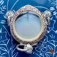 💎 Amulette Sangye Menla – Pierre sacrée bleue et blanche peinte de la lettre germe du mantra de Sangye Menla # 692