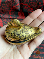 Reliquaire birman ancien en bois laqué – Canard sacré contenant bille Look Geow et perles reliques Sarira # 646