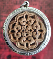 Protective Lanna flower amulets - Wat Loï Kroh. #147