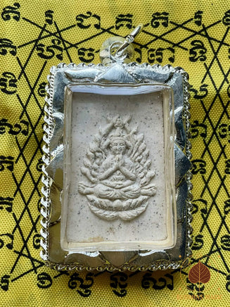 🪷 Amulette Guan Yin à Mille Bras consacrée en 1994 – Wat Tham Khao Noi #794 Magic of the Buddha