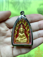 Amulette ancienne de Ksitigarbha entouré de flammes, Bouddha thaï rustique moulé et peint à la main # 857 Magic of the Buddha