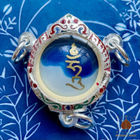 💎 Amulette Sangye Menla – Pierre sacrée bleue et blanche peinte de la lettre germe du mantra de Sangye Menla # 692