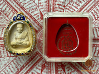 Amulette rare Luang Phor Thuat en poudre sacrée – Consécration royale au Wat Bawon Niwet (2012) # 601