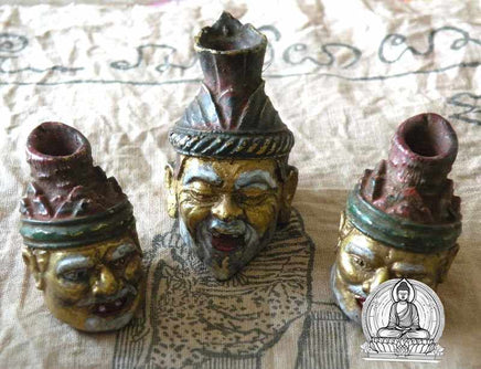 Petits masques de Lersi en bois sculpté peint - Wat Païlom.