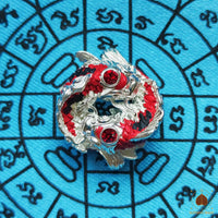 Amulette carpes Koi Matcha Mahasané Le Poisson Enchanteur - Vénérable Ajarn Boy Baramee Thep Bandan # 841 Magic of the Buddha