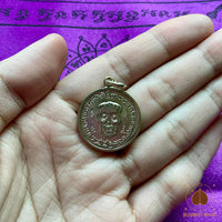 Médaille Prai Kassip Ngern Lan (première édition) - Luangpu MahaSila Sirichanto # 792 Magic of the Buddha