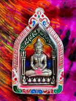 Phra Khunpen Mahasané – Amulette de charme du Très Vénérable Luang Phor Path (édition limitée #13/499) # 557 Magic of the Buddha