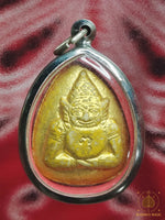 Amulette ancienne dorée de Phra Pidta et Phra Rahu – Nord de la Thaïlande # 886