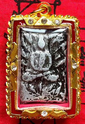 Curieuse amulette Phra Somdej ancienne en aluminium. # 361