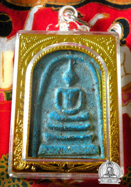 Grande amulette de Phra Somdej et Guan Yu - Temple du dragon d'or. 