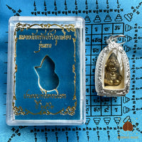 Amulette Doraemon Phra Kling Meow Kwak Sub Rub Look Diaow – Vénérable Phrakru Pithi Téwa Phiset # 699