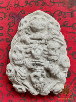 🕯️ Plaque votive ésotérique aux Onze Fantômes – Cendres rituelles du Wat Kositaram # 705