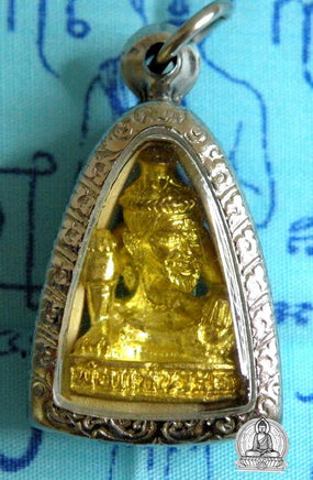 Amulette dorée de Lersi Narot - Vénérable Ajarn Porn. # 100 - Magic of the Buddha