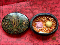 Reliquaire laqué ancien avec chapelet de 28 perles sarira et lotus sacré # 642