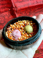 Reliquaire laqué ancien avec chapelet de 28 perles sarira et lotus sacré # 642