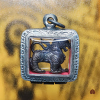 Singharaj Chok Lap en Nawak Loha – Très Vénérable Luang Phor Poon du Wat Pailom # 846 Magic of the Buddha