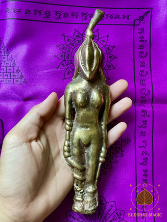 🍃 Fruit Sacré Makaliporn – Statuette Rituelle en Bronze – Féminité Mystique et Abondance # 777 Magic of the Buddha