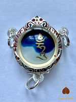 💎 Amulette Sangye Menla – Pierre sacrée bleue et blanche peinte de la lettre germe du mantra de Sangye Menla # 692