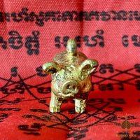 🐖 Amulette cochon "Moo-Moo" (seconde édition – 1998) bénie par Ajarn Sakorn # 713 Magic of the Buddha