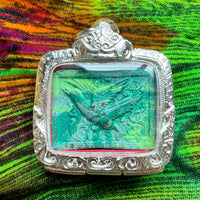 Amulette oiseau céleste en pâte sacrée bénie par le Vénérable Kruba Krissana # 564 Magic of the Buddha