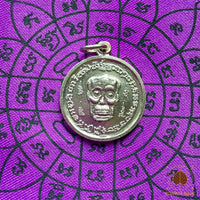 Médaille Prai Kassip Ngern Lan (première édition) - Luangpu MahaSila Sirichanto # 792 Magic of the Buddha
