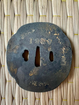 Tsuba japonaise ancienne en fer Mont Fuji et cerisiers Epoque Edo # 797 Magic of the Buddha